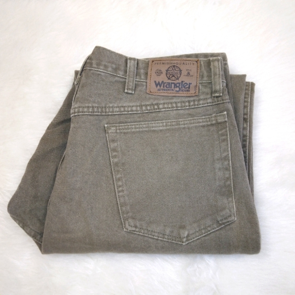 JEANS Wrangler Made in USA 7 belt carrier jeans, size 36 x 34